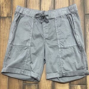 Sonoma womans Cargo Shorts in Gray
